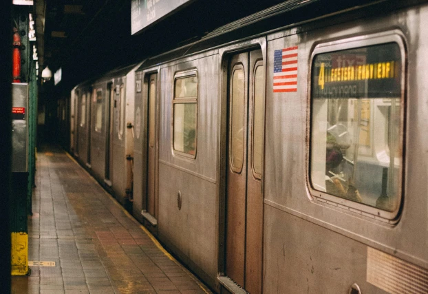 Trens metropolitanos da Ênfase Consultoria Ambiental Ltda